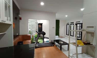 RUMAH DALAM KOMPLEK BUAHBATU MENGGER SIAP HUNI 2 LANTAI DI PUSAT KOTA BANDUNG