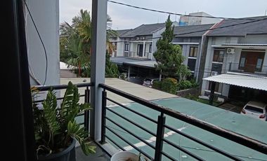 RUMAH DALAM KOMPLEK BUAHBATU MENGGER SIAP HUNI 2 LANTAI DI PUSAT KOTA BANDUNG