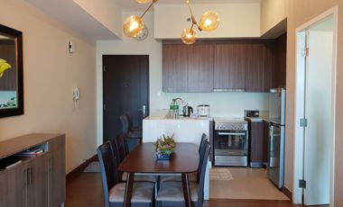 1BR CONDO SHANG SALCEDO PLACE FOR SALE