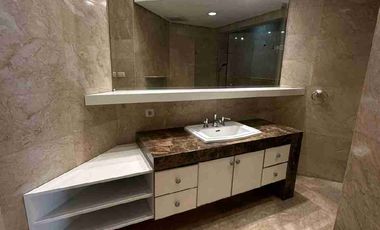 Disewakan rumah Luxury depan taman area Pondok Indah dekat JIS