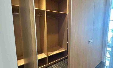 Disewakan rumah Luxury depan taman area Pondok Indah dekat JIS