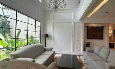 Disewakan rumah Luxury dengan Swimming Pool area Pondok Indah