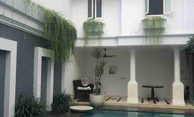 Disewakan rumah Luxury dengan Swimming Pool area Pondok Indah