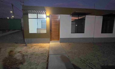 SE ALQUILA CASA DE ESTRENO