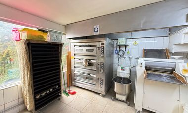 Casa con Negocio y Panadería, Padre las Casas