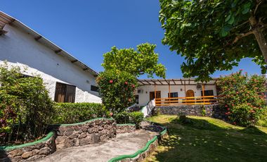 Hotel en Venta / Isla Sta. Cruz / Galapagos