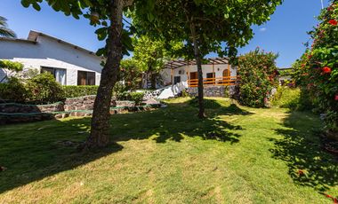 Hotel en Venta / Isla Sta. Cruz / Galapagos