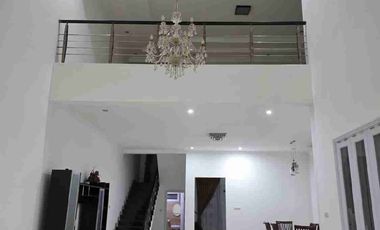 Disewakan Rumah Mewah Belakang Bakmi Golek Kalimalang