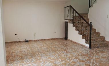 Casa de venta Sector Narancay atras del super stock cerca al colegio Borja Cuenca Ecuador.