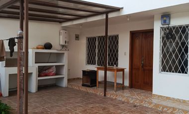 Casa de venta Sector Narancay atras del super stock cerca al colegio Borja Cuenca Ecuador.