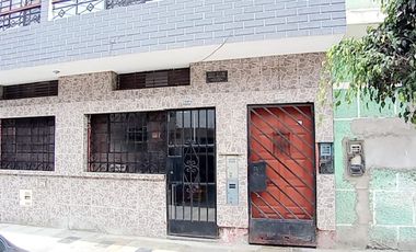 🏠✨ ¡OCASIÓN! VENTA DE DEPARTAMENTO / LOCAL – 84.05 m² – PRIMER PISO CON INGRESO INDEPENDIENTE 📍 Alt. Cuadra 33 de Av. Perú – A 3 cuadras paralelas