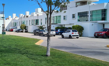 CASA EN VENTA EN FRACC. VALLE DE ALBAR