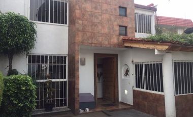 Excelente Casa, muy bien ubicada.