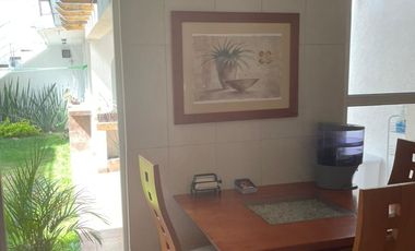 Excelente Casa, muy bien ubicada.