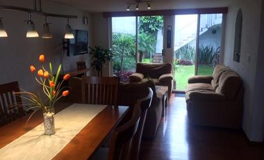 Excelente Casa, muy bien ubicada.