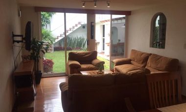 Excelente Casa, muy bien ubicada.