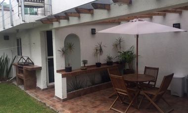 Excelente Casa, muy bien ubicada.