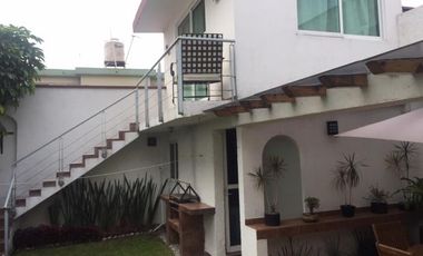 Excelente Casa, muy bien ubicada.