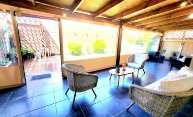 Estupenda casa en venta Laguna norte Valle Grande