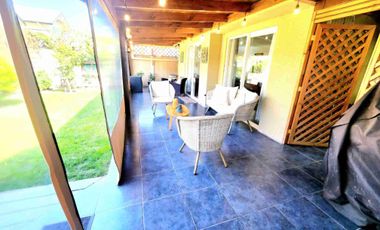 Estupenda casa en venta Laguna norte Valle Grande