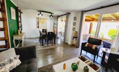 Estupenda casa en venta Laguna norte Valle Grande