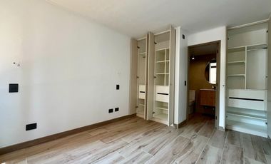 Se Vende Amplio Y Remodelado 2d+2b+estacion. Las Condes