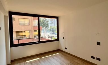 Se Vende Amplio Y Remodelado 2d+2b+estacion. Las Condes
