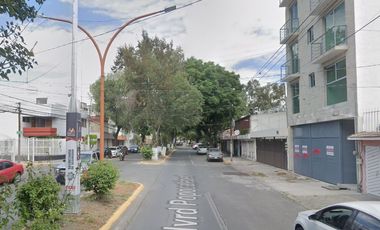 Inversión Segura y Rentable en Bienes Raíces, Casa en Col. Valle Dorado, Tlalnepantla, EDOMEX.