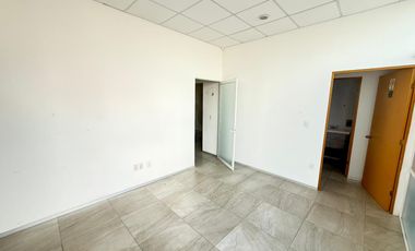 BODEGA EN RENTA EN POLÍGONO EMPRESARIAL SANTA ROSA JAUREGUI 175.46M2