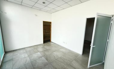 BODEGA EN RENTA EN POLÍGONO EMPRESARIAL SANTA ROSA JAUREGUI 175.46M2