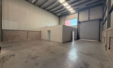 BODEGA EN RENTA EN POLÍGONO EMPRESARIAL SANTA ROSA JAUREGUI 175.46M2