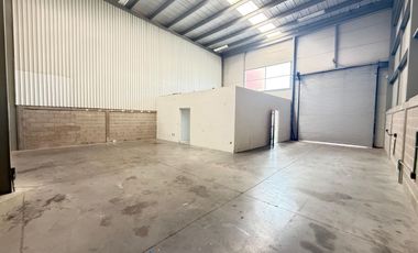 BODEGA EN RENTA EN POLÍGONO EMPRESARIAL SANTA ROSA JAUREGUI 175.46M2
