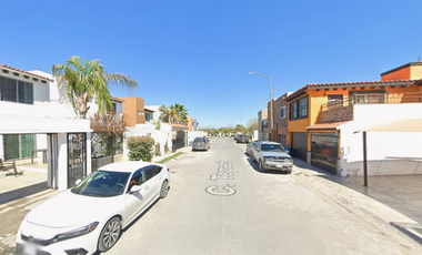 ¡¡GRAN OPORTUNIDAD DE ADQUIRIR O INVERTIR EN ESTA HERMOSA CASA DE REMATE BANCARIO!!, (SOLO CON RECURSOS PROPIOS).