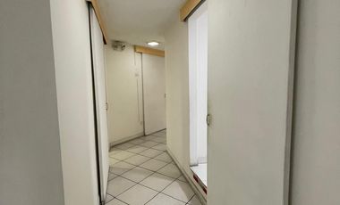 Renta de Local Comercial  en la Avenida 10 de Agosto . Quito , Ecuador.