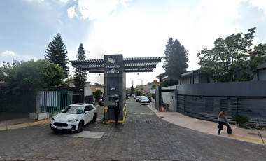 HERMOSA Y AMPLIA CASA EN JARDINES DEL PEDREGAL!!