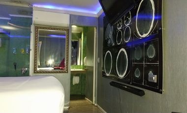 Establecimiento 14 dormitorios y 14 baños para uso motel o arriendo de habitaciones en Recoleta