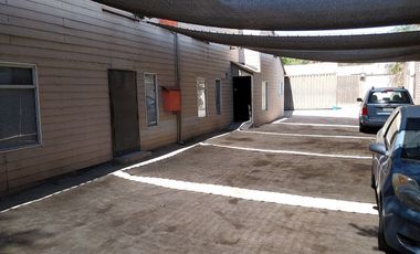 Establecimiento 14 dormitorios y 14 baños para uso motel o arriendo de habitaciones en Recoleta