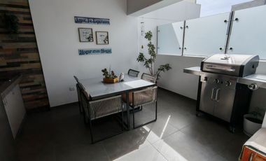 EXCLUSIVO TRIPLEX EN CAYMA CON ASCENSOR Y COCHERA