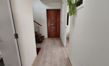 EXCLUSIVO TRIPLEX EN CAYMA CON ASCENSOR Y COCHERA