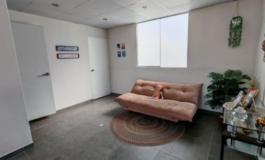 EXCLUSIVO TRIPLEX EN CAYMA CON ASCENSOR Y COCHERA