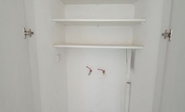 Dpto. 2 Dorm / 1 Baño / 1 Est./ 1 Bodega.-San Isidro, Santiago Centro.-