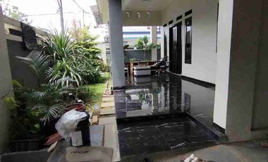 DIJUAL CEPAT RUMAH 2.5 LANTAI DICIBEUREM CIMAHI SELATAN