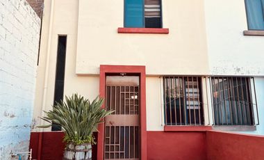 VENTA DE CASA SOLA DE DOS NIVELES EN CUAUTLA, MORELOS.