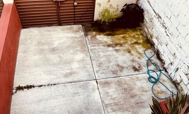 VENTA DE CASA SOLA DE DOS NIVELES EN CUAUTLA, MORELOS.