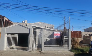 Casa en jardines del lago