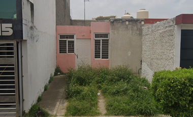 CASA EN VENTA EN SAN JOSÉ DEL CASTILLO, JAL. – Oportunidad: Espacio y Potencial en un Entorno Tranquilo, Recuperación Bancaria