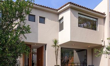 Descubre Esta Impresionante Casa De Lujo, Bien Iluminada Y Con Espacios De Diseño Únicos , Diseñada Para Ofrecer Un Estilo De Vida Excepcional.