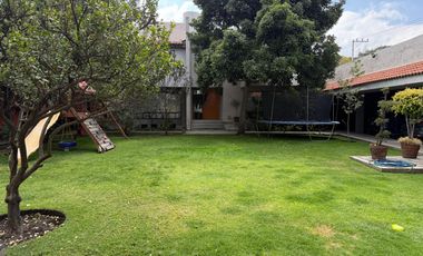 Descubre Esta Impresionante Casa De Lujo, Bien Iluminada Y Con Espacios De Diseño Únicos , Diseñada Para Ofrecer Un Estilo De Vida Excepcional.