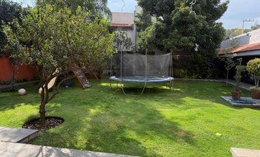 Descubre Esta Impresionante Casa De Lujo, Bien Iluminada Y Con Espacios De Diseño Únicos , Diseñada Para Ofrecer Un Estilo De Vida Excepcional.