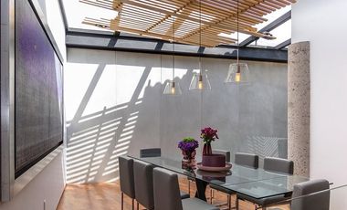 Descubre Esta Impresionante Casa De Lujo, Bien Iluminada Y Con Espacios De Diseño Únicos , Diseñada Para Ofrecer Un Estilo De Vida Excepcional.